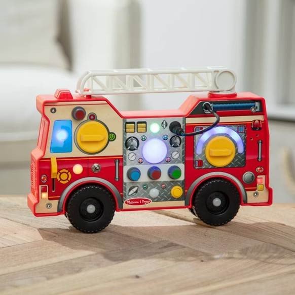 Melissa & Doug 召回消防车活动板玩具，因窒息风险可能导致严重伤害；仅在 Target 独家销售