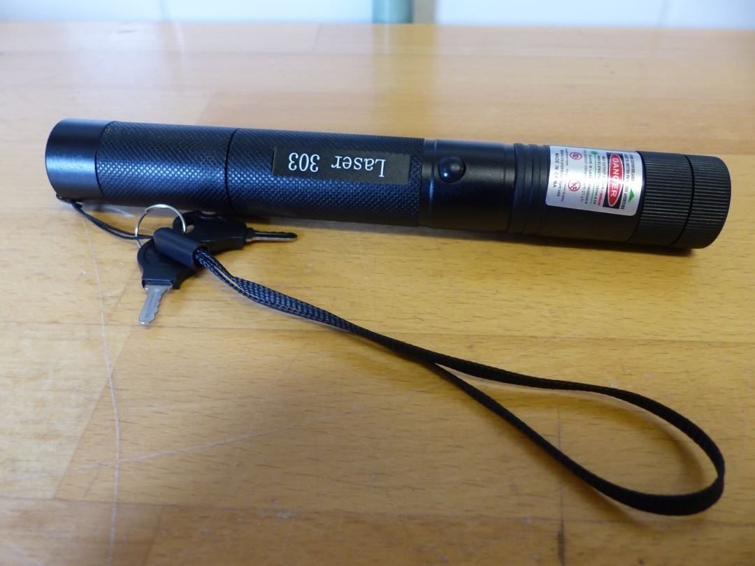 Pointeur laser – YOUNGKEE – 303 – Vert – 5 km 召回/安全警示
